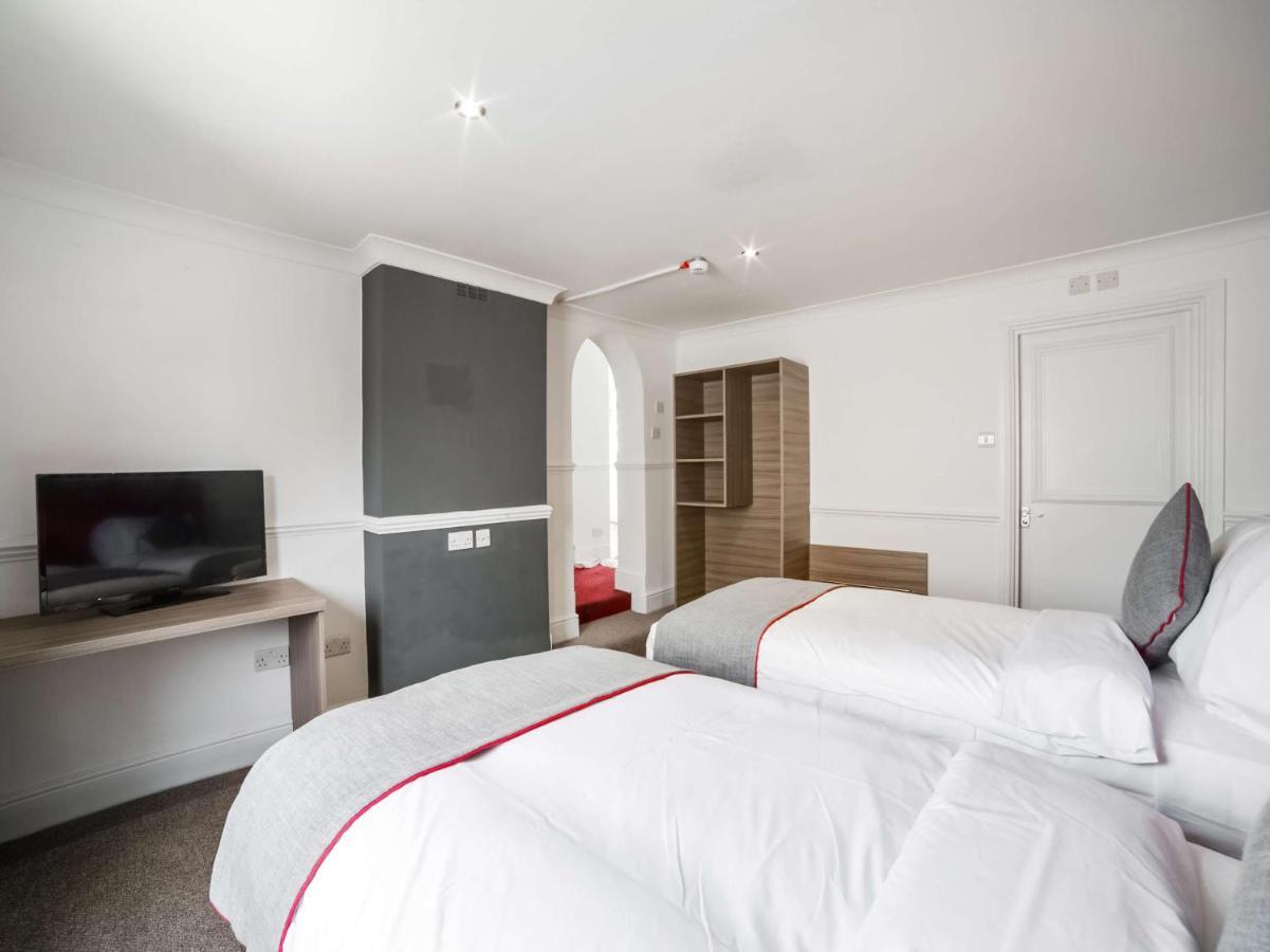 The Connaught Hotel Wolverhampton Esterno foto